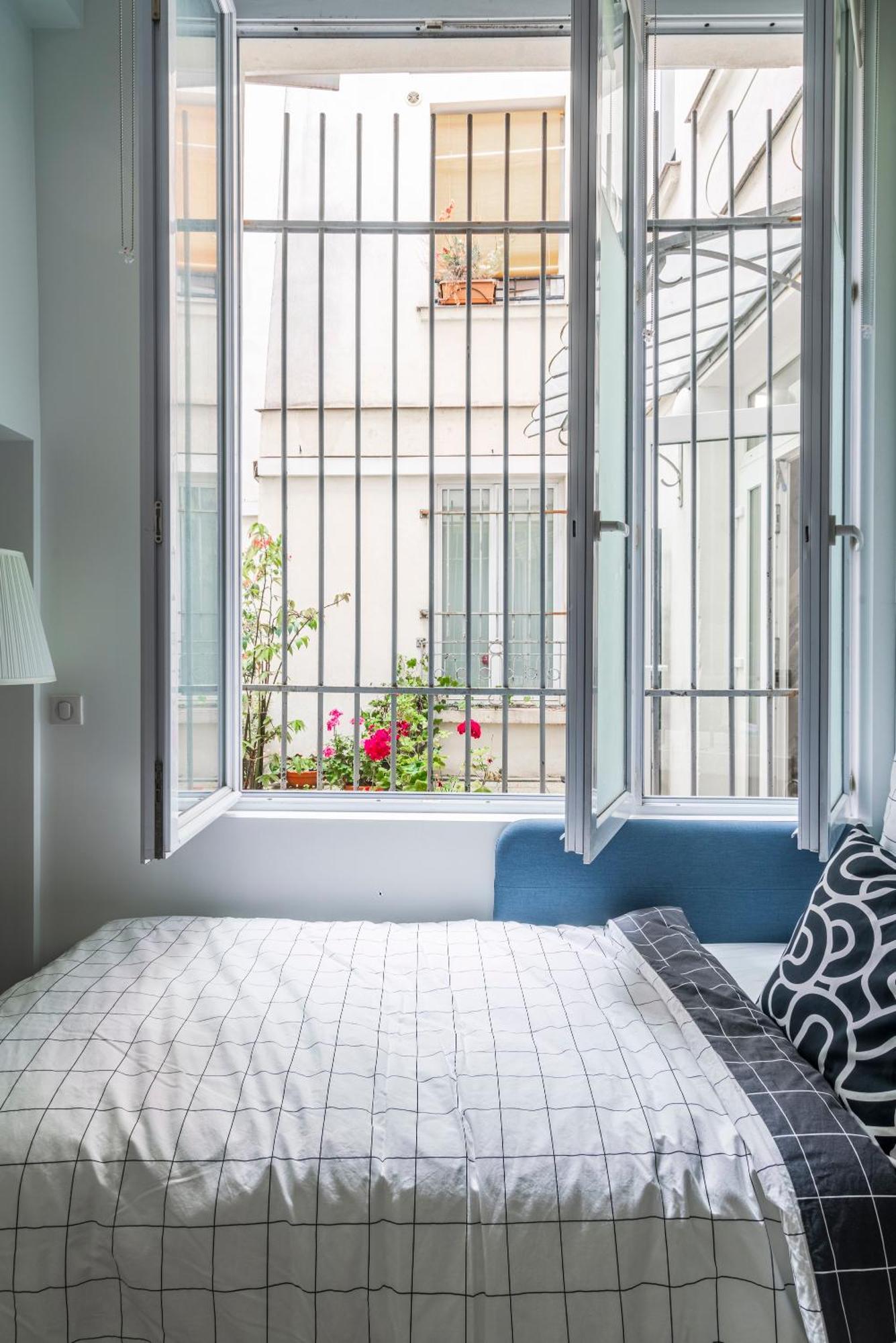 Apart Merryland Paris Chatelet Exterior photo
