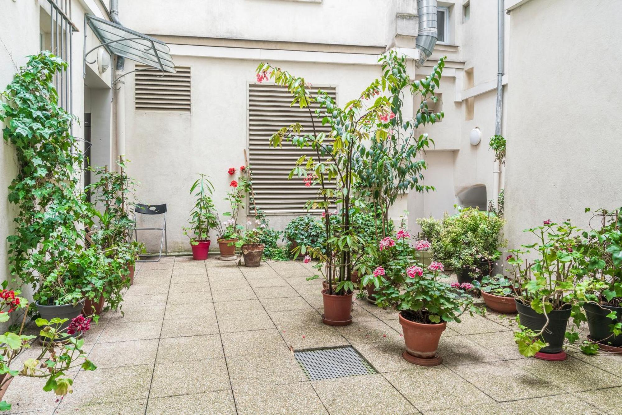 Apart Merryland Paris Chatelet Exterior photo
